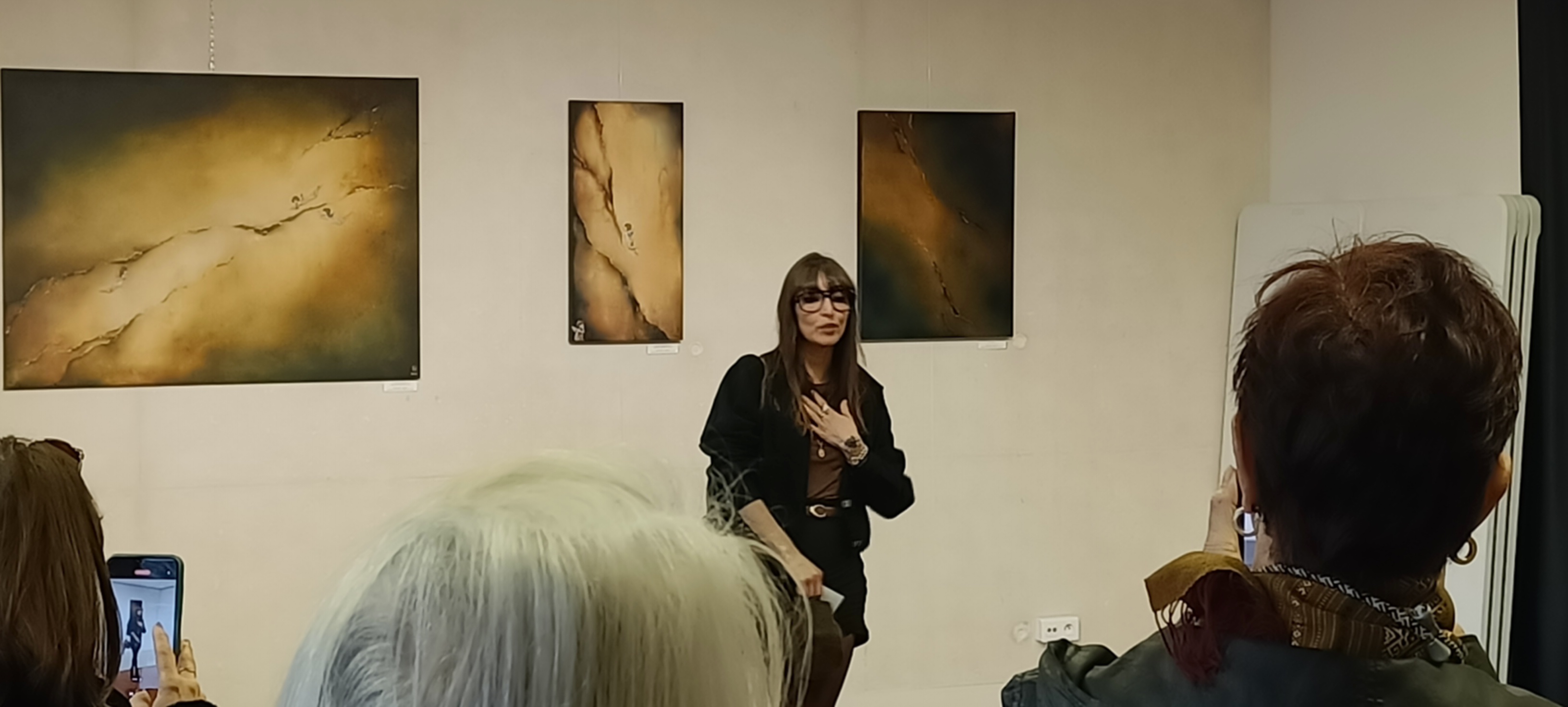 Photo de l'artiste pendant son discours